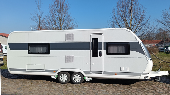 Hobby Prestige Wohnwagen mit Mover