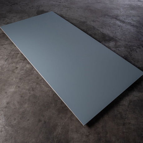 Queenply-Multiplexplatte-mit-HPL-Beschichtung-und-Antifingerprint-in-petrol