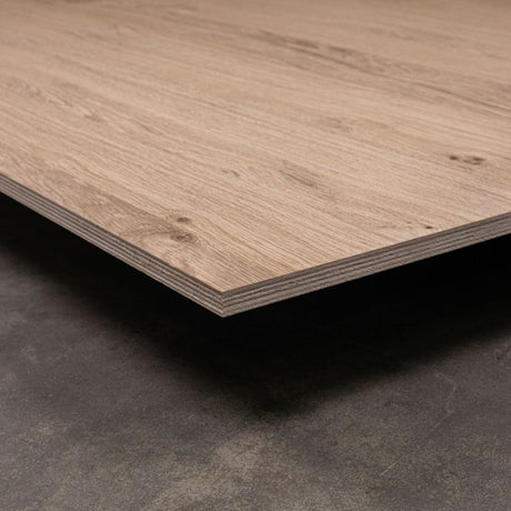 Leichtbau-Holz-Queenply-Multiplexplatte-mit-Funierung-in-Eiche-von-Sven-Bauhaus