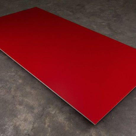 Queenply-Multiplexplatte-von-Sven-Bauhaus-mit-kratzfester-perlmatter-HPL-Beschichtung-in-rot