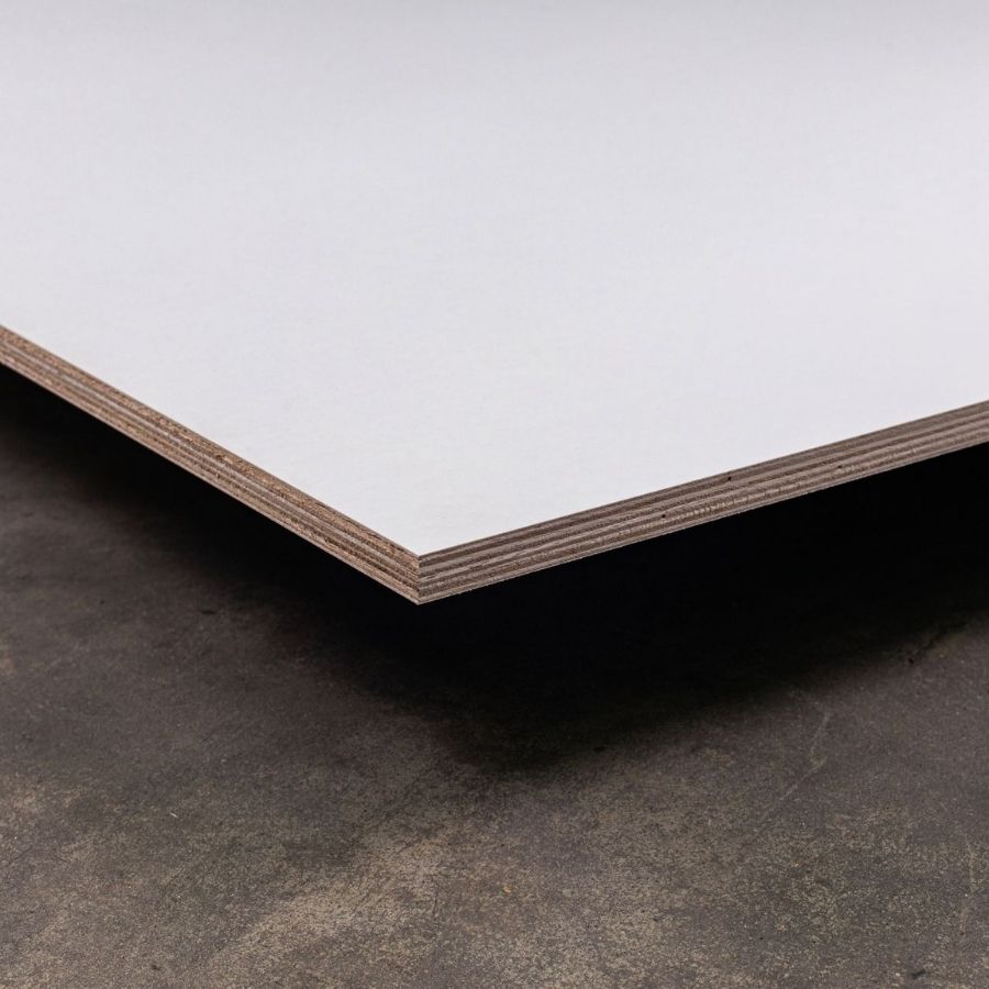 Queenply-Multiplexplatte-mit-Grundierfolie-fuer-individuelle-Lackierungen