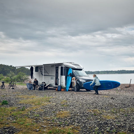 Wohnmobil mit elektrischer THULE Omnistor 5200 Markise